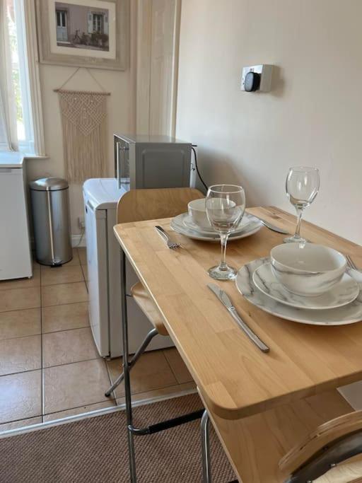 1 Bedroom Flat Sleeps 4 In Abingdon Oxfordshire Eksteriør billede